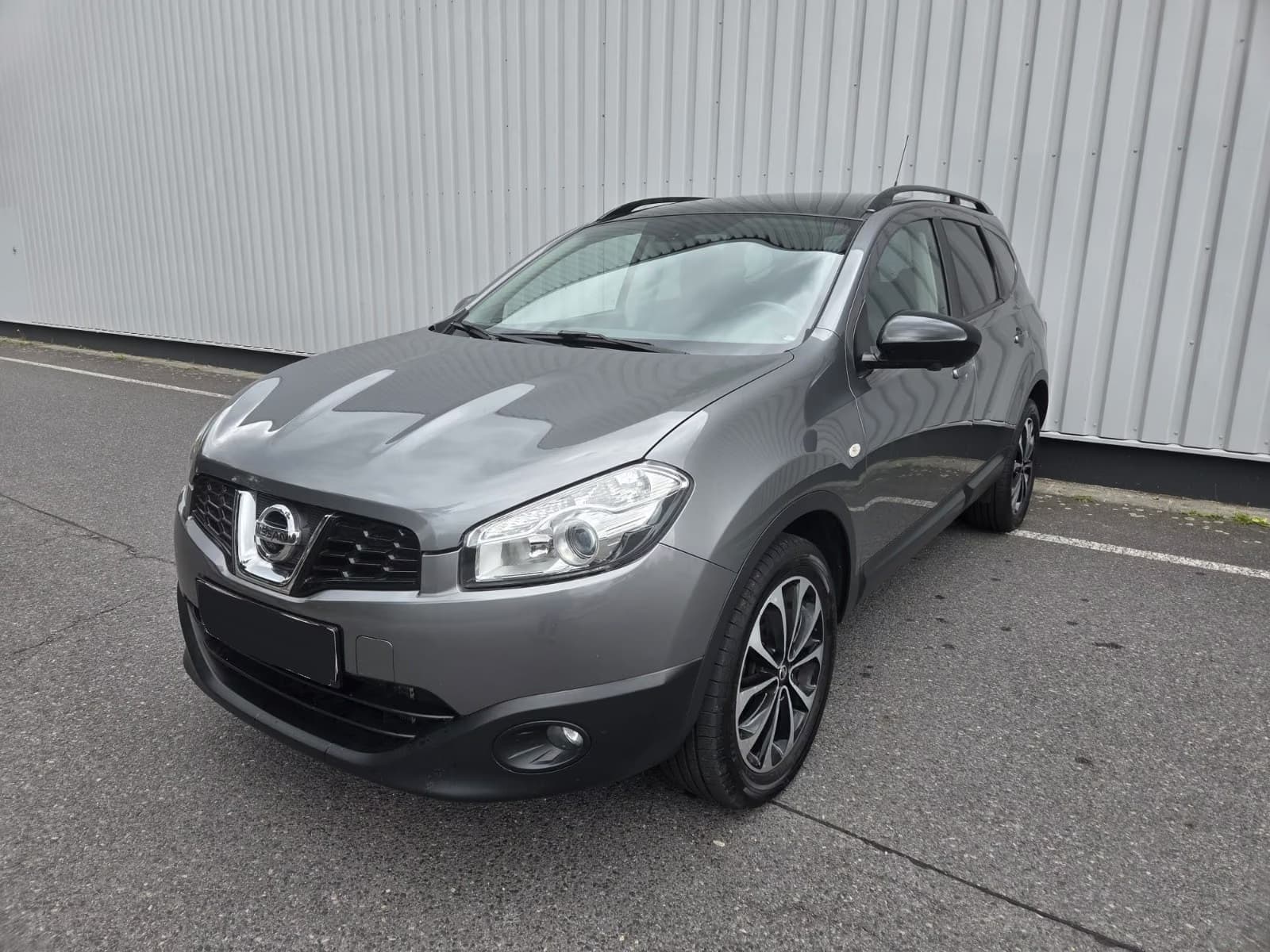 Nissan Qashqai+2 - Image 1